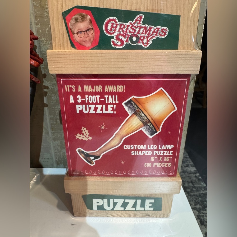 A Christmas Story Leg Lamp Puzzle - NIB